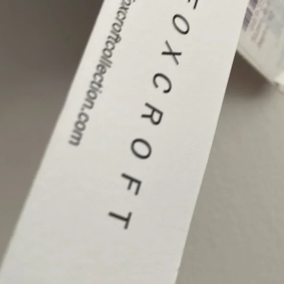 FoxCroft (Nordstrom) long sleeve button down collar shirt. NWT - Picture 3 of 6